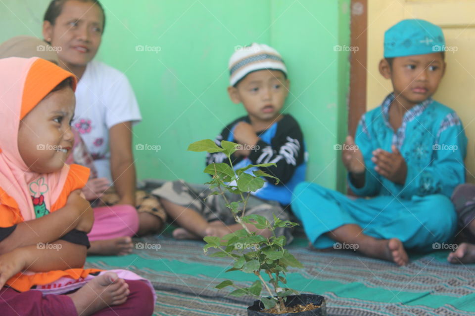 teach the children to recognize nature around them.