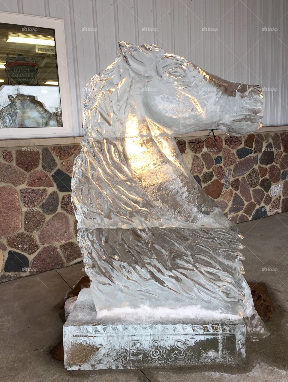 Horse ice sculpture 