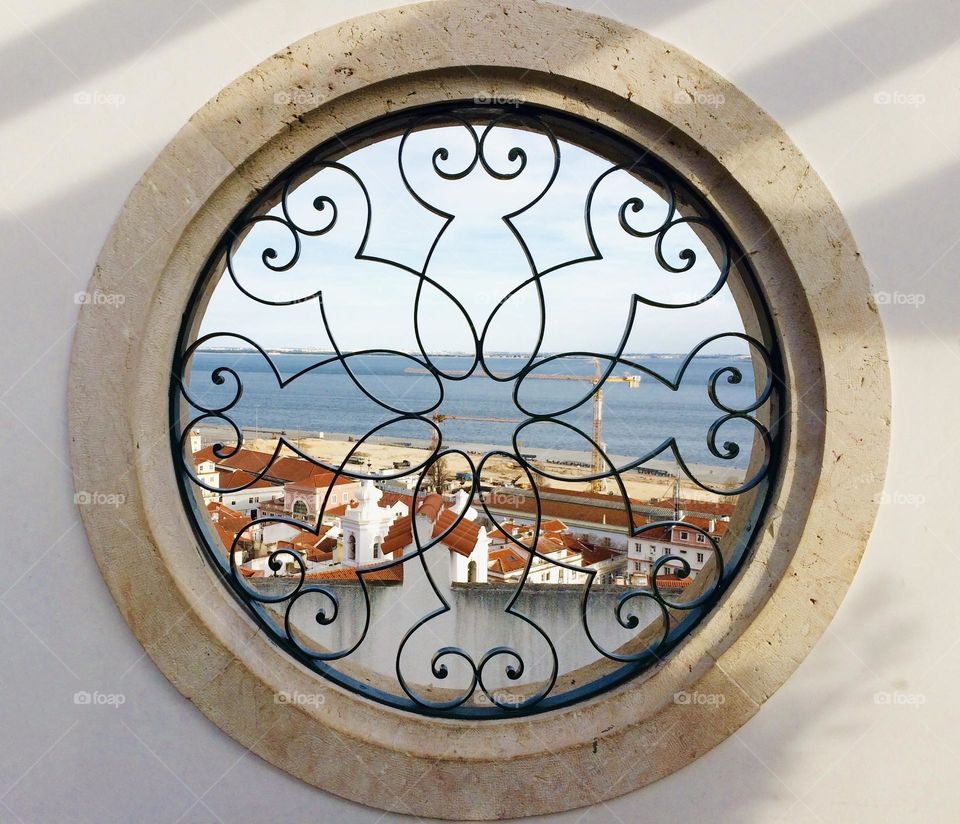 Circle window