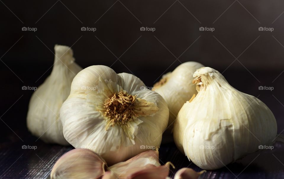 Garlic heads and cloves