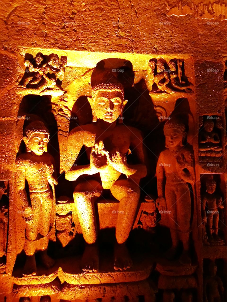 Ajanta cave - Buddha shows Dharmachakra Mudra