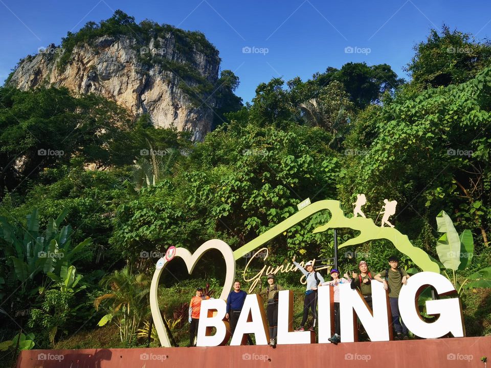 Climbing to Baling Mountain