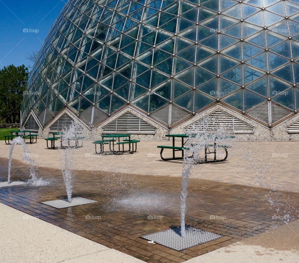 Architecture. Fountains & Dome