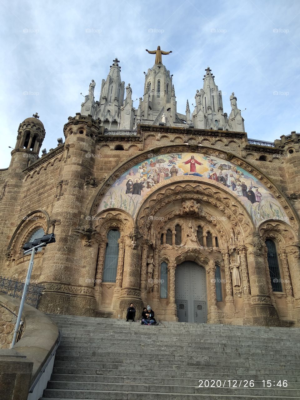 fachada delantera del templo en DIBIDABO