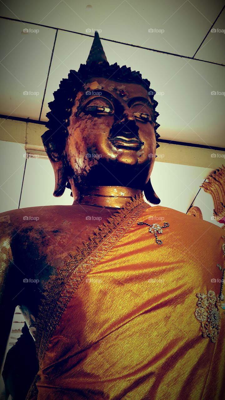 gold buddha. buddha culture of samakkeetham temple bankok