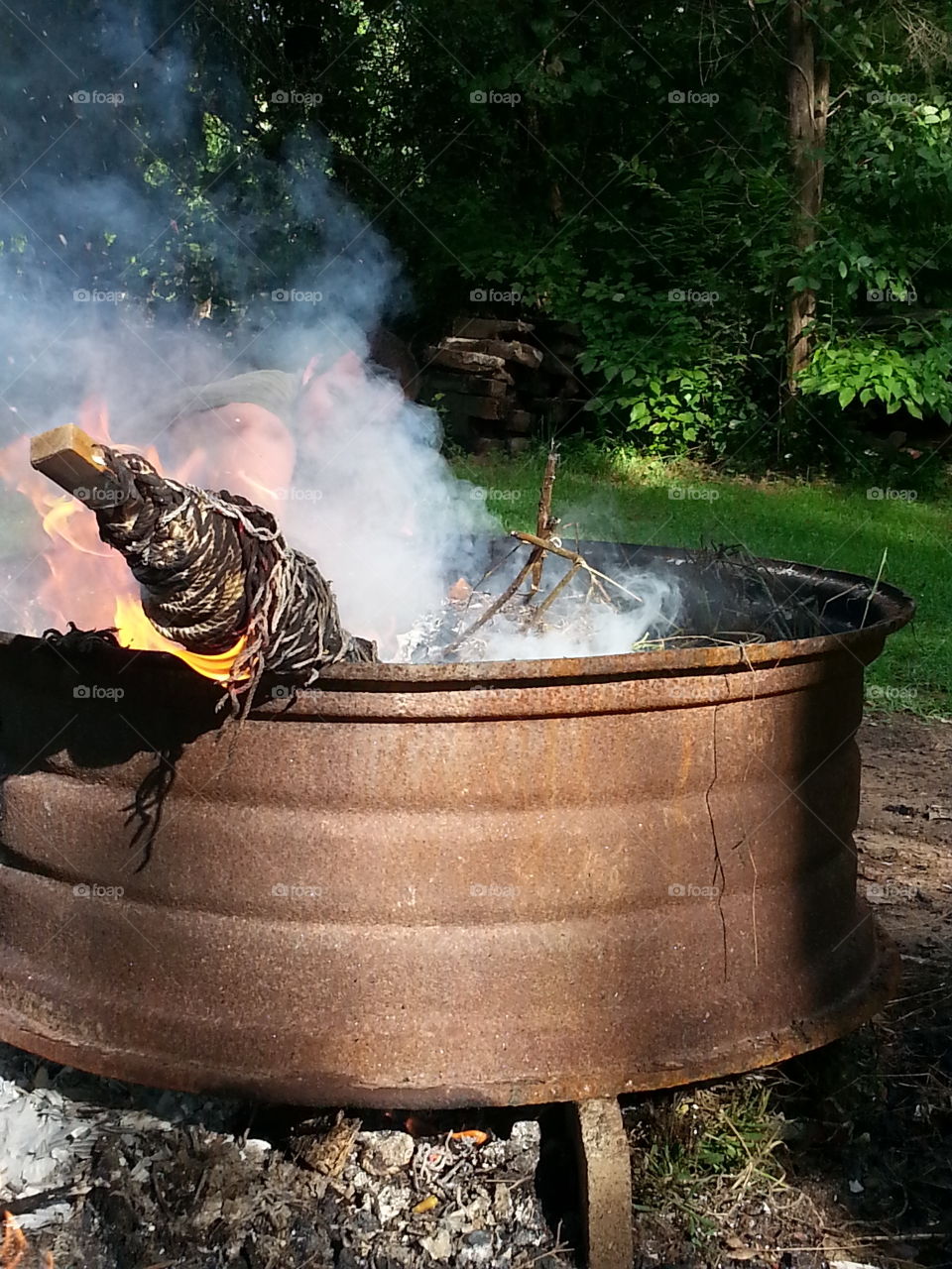 fire pit. this is picture pf a beautiful fire pit