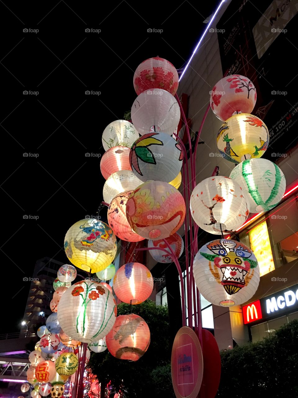 Grafiti lantern in front of mcdonal