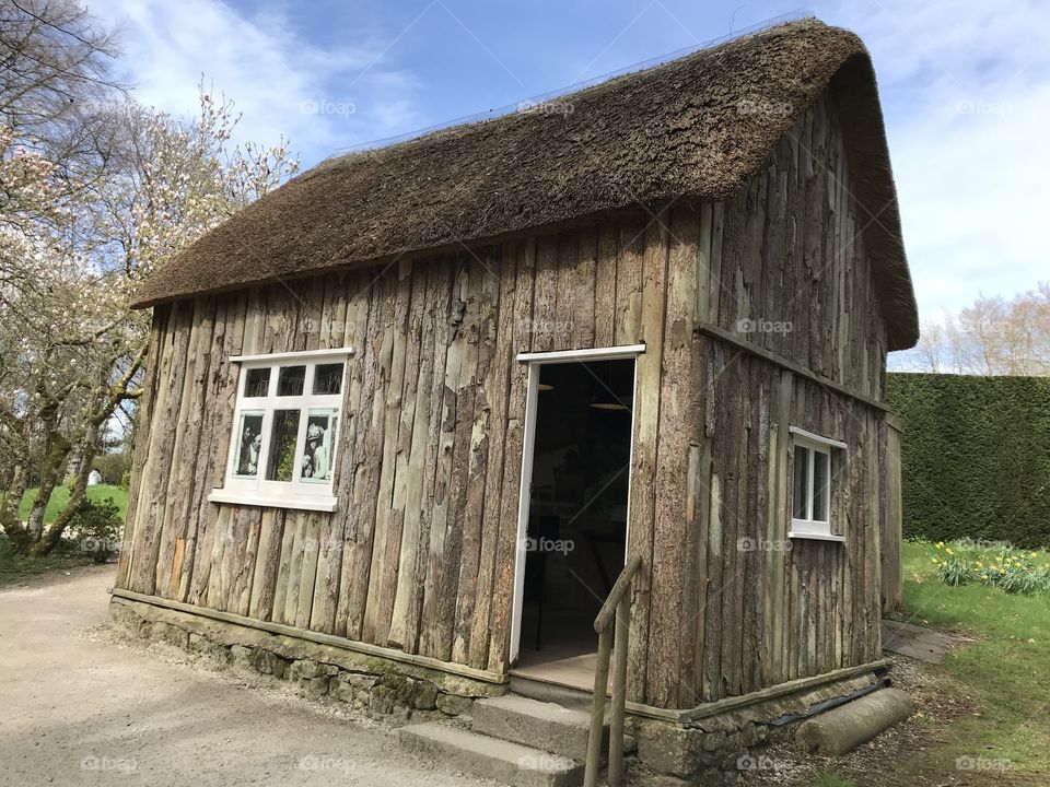 A beautifully crafted example of a Stonemasons Hut is photographed here.