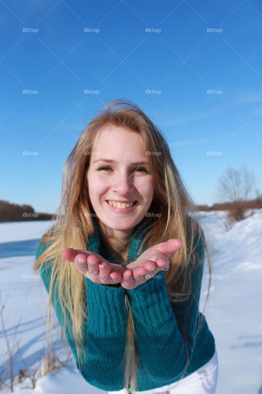 girl happy woman smile by lanocheloca