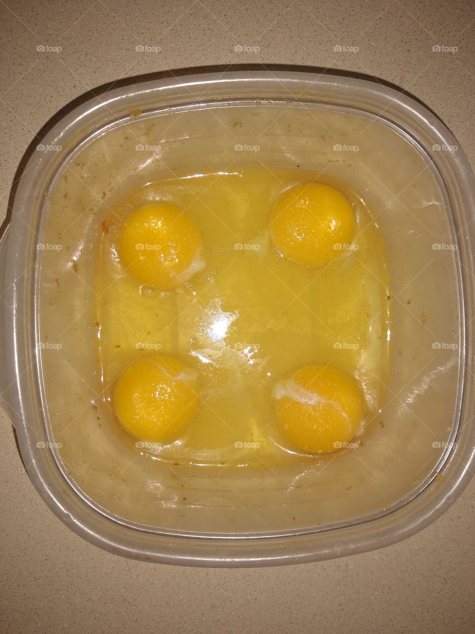 Four eggs. One in each corner of this bowl. I think it favors the dots on a 🎲 die.