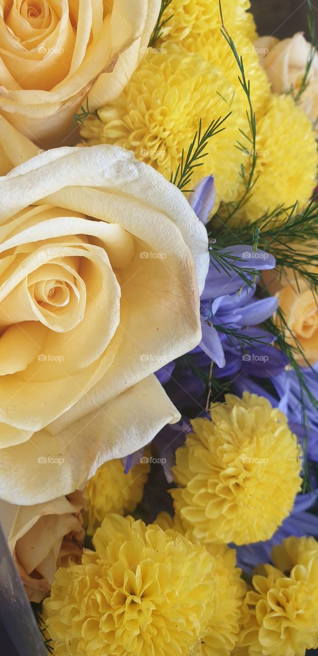 beautiful bouquet of yellow flowers.