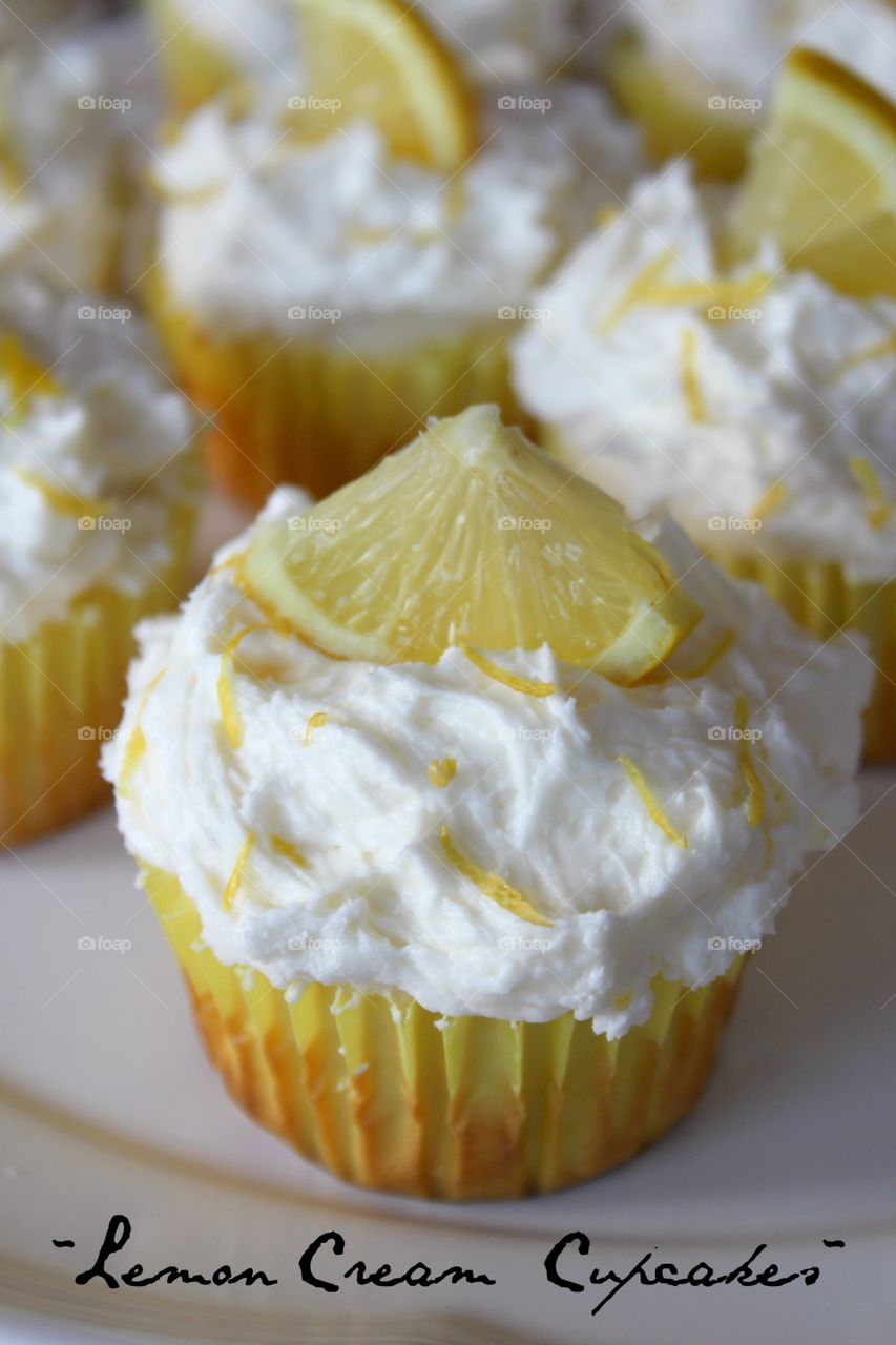 Lemon Cream Cupcakes