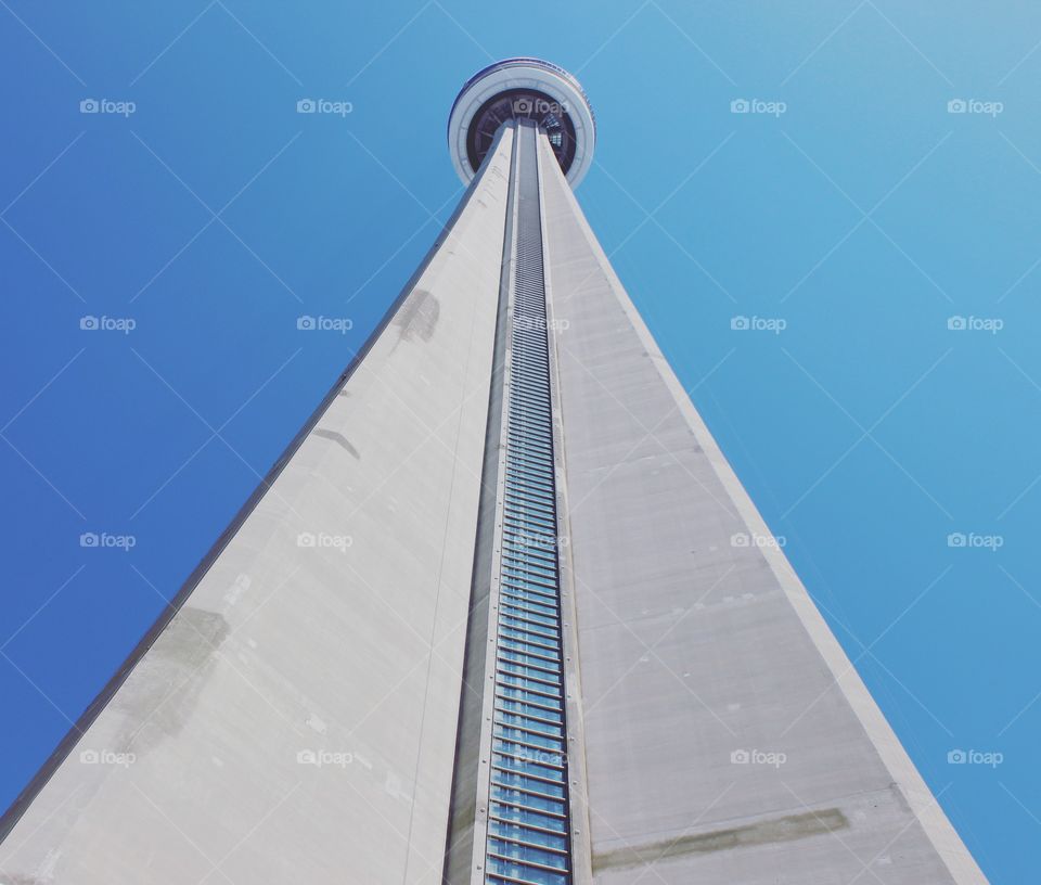 Looking up at the tallest building in North America 