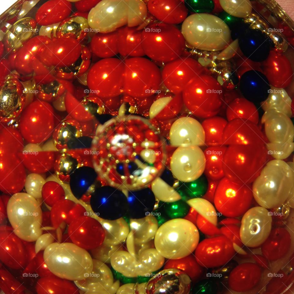 Red Beads

Published by:
HappyBrownMonkey 