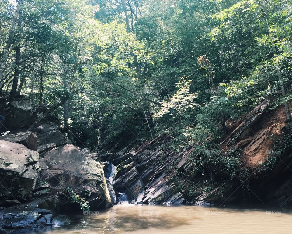 Hidden gem in the Shenandoah . Swimming hole in Virginia 