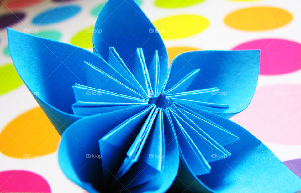 Kusudama Flower. Flower I made with my lap desk as the background