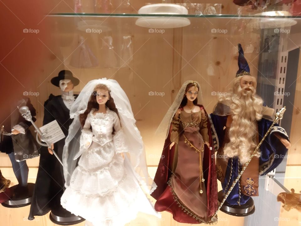 The magic world of dolls