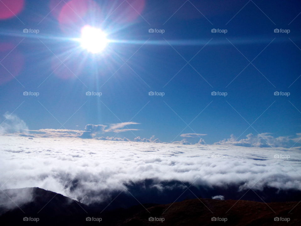 sun and the Sea of clouds