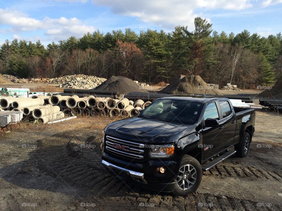 2015 GMC Canyon front 75 
