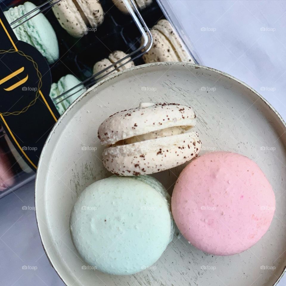 Sweet and beautiful macarons for afternoon treats 