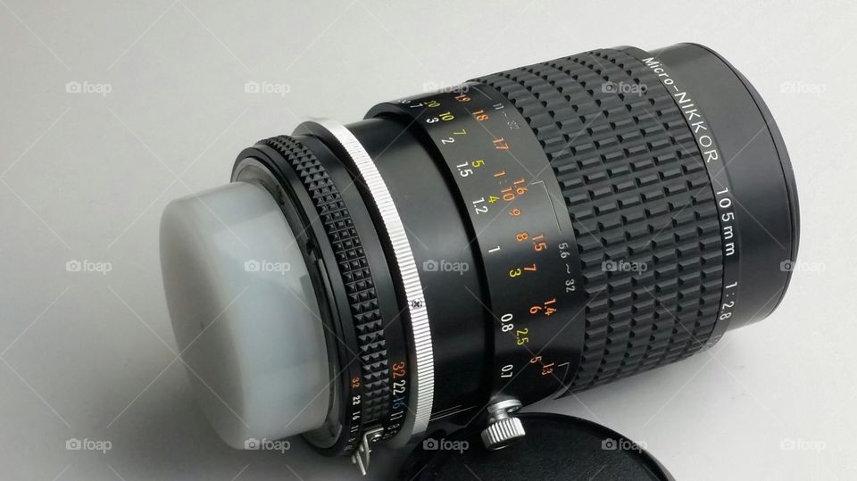 micro Nikkor 105mm 2.8 lens