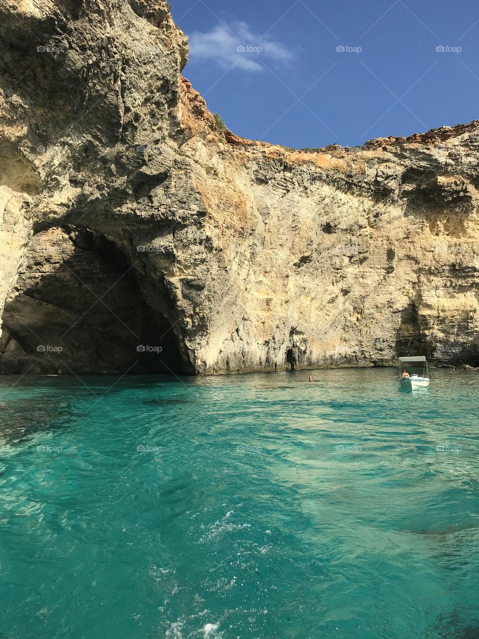 The blue lagoon on Malta is a slice of paradise, with its crystal clear turquoise waters and stunning natural beauty, making it a must- visit destination 🥰