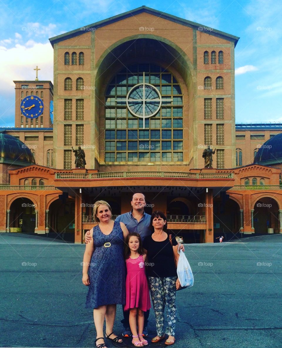 🙏🏻Correndo e meditando em um dia de #fé: um antigo click de uma viagem à #Aparecida.
⛪
#Fé #Santidade #Catolicismo #Jesus #Cristo #MãeDeDeus #Maria #NossaSenhora #PorUmMundoDePaz #Peace #Tolerância #Fraternidade