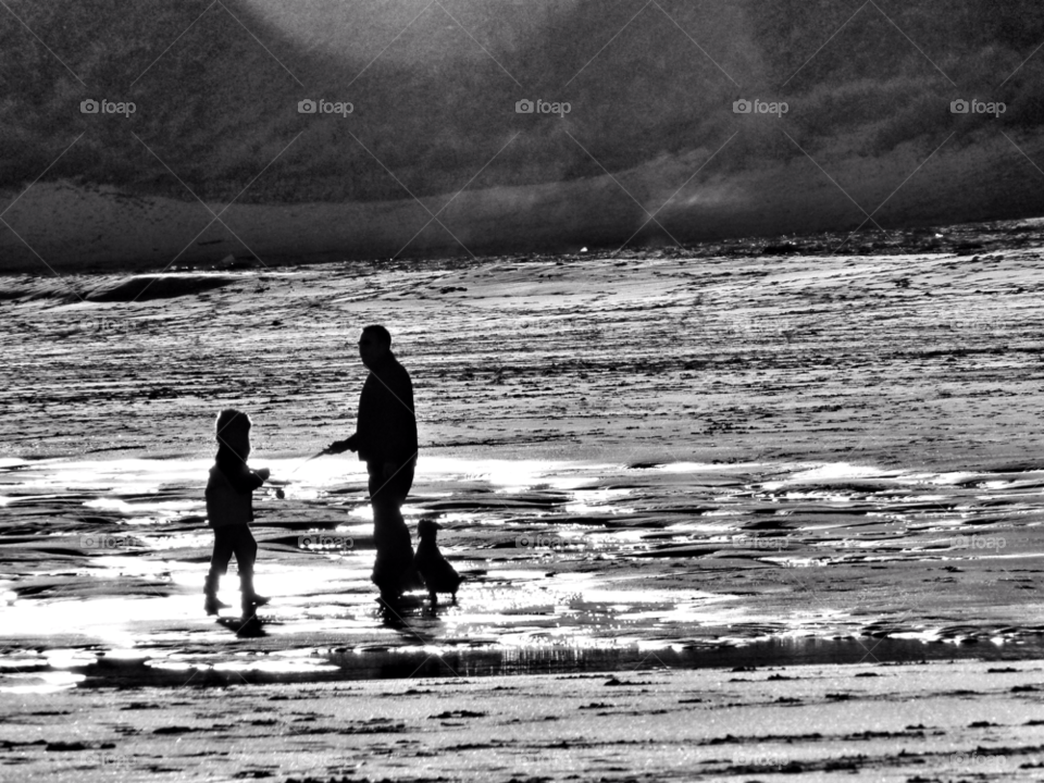 blyth beach child dog by Raid1968