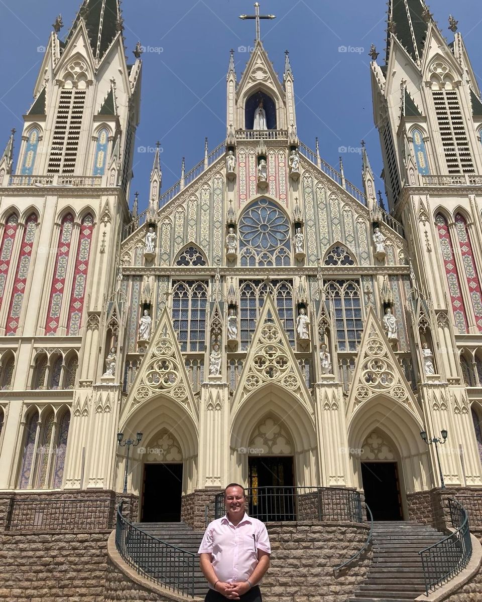 No intervalo das minhas aulas, pude fazer um momento de oração na Basílica Nossa Senhora do Rosário, dos Arautos do Evangelho. 
Nesse lugar, hoje, passei alguns minutos conversando com Deus. Que paz…
Reze! Ele nos ouve. 