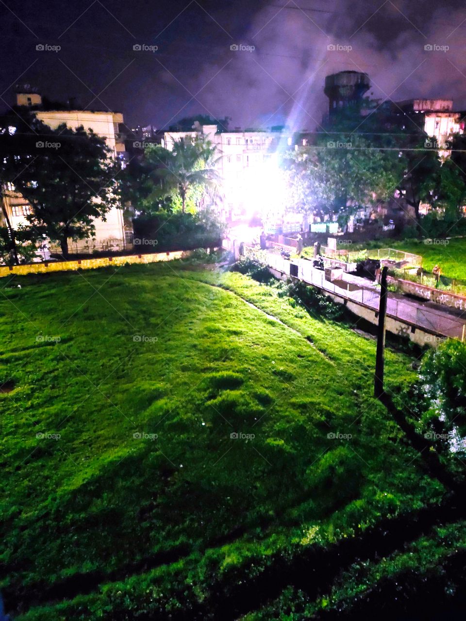 Horizontal View

Night 🌌 Mode
Park and Road
Walking Path