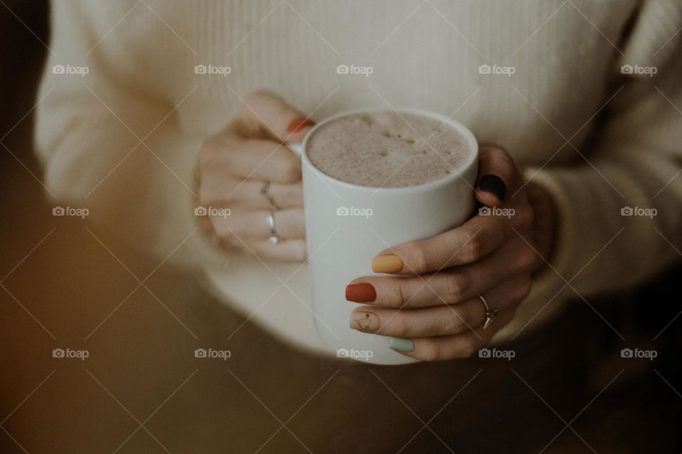 hot cocoa in winter / winter beverage / winter holidays / warm and cozy