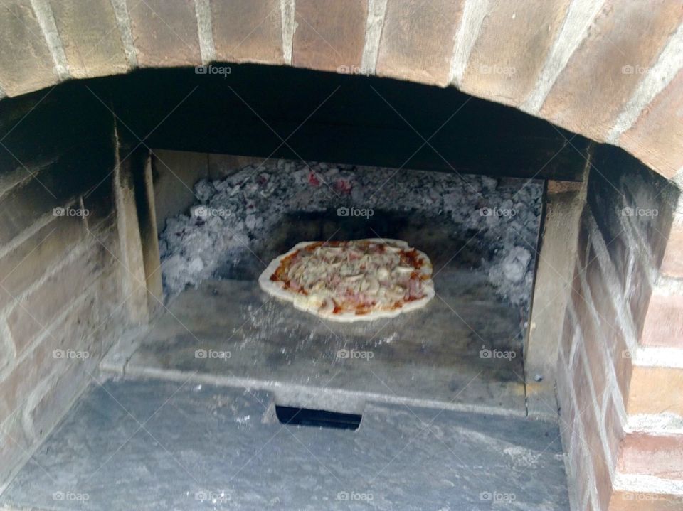 Pizza oven