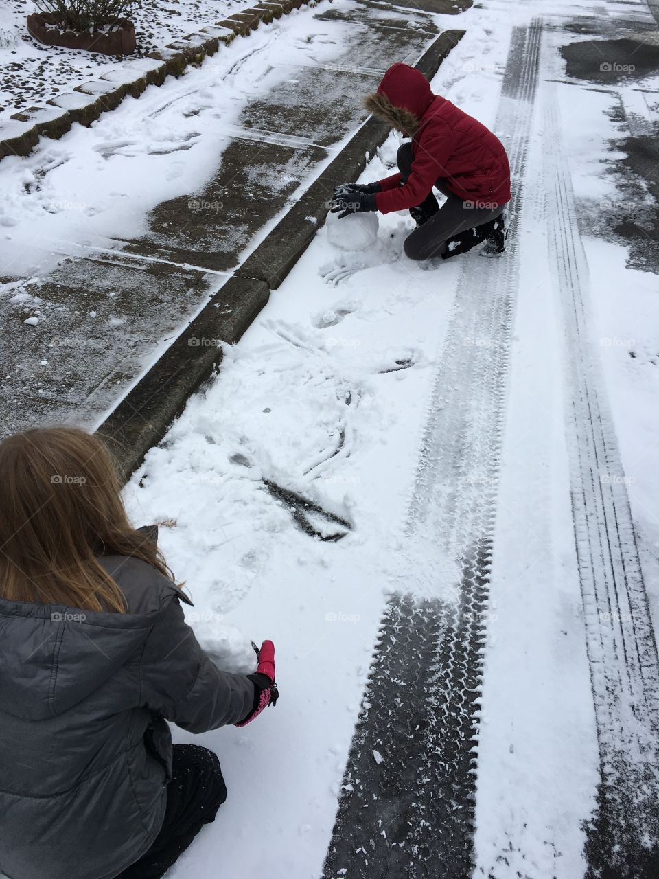 Playing with the snow 