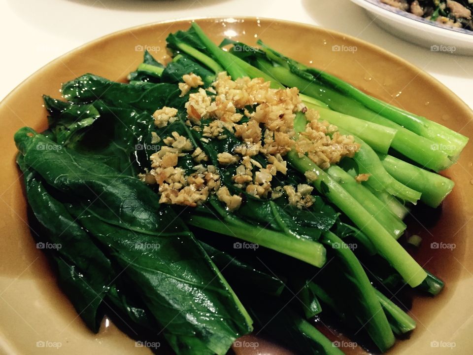 Fried Chinese Kale (Chinese Broccoli) with Oyster Sauce.
A good meal. :)