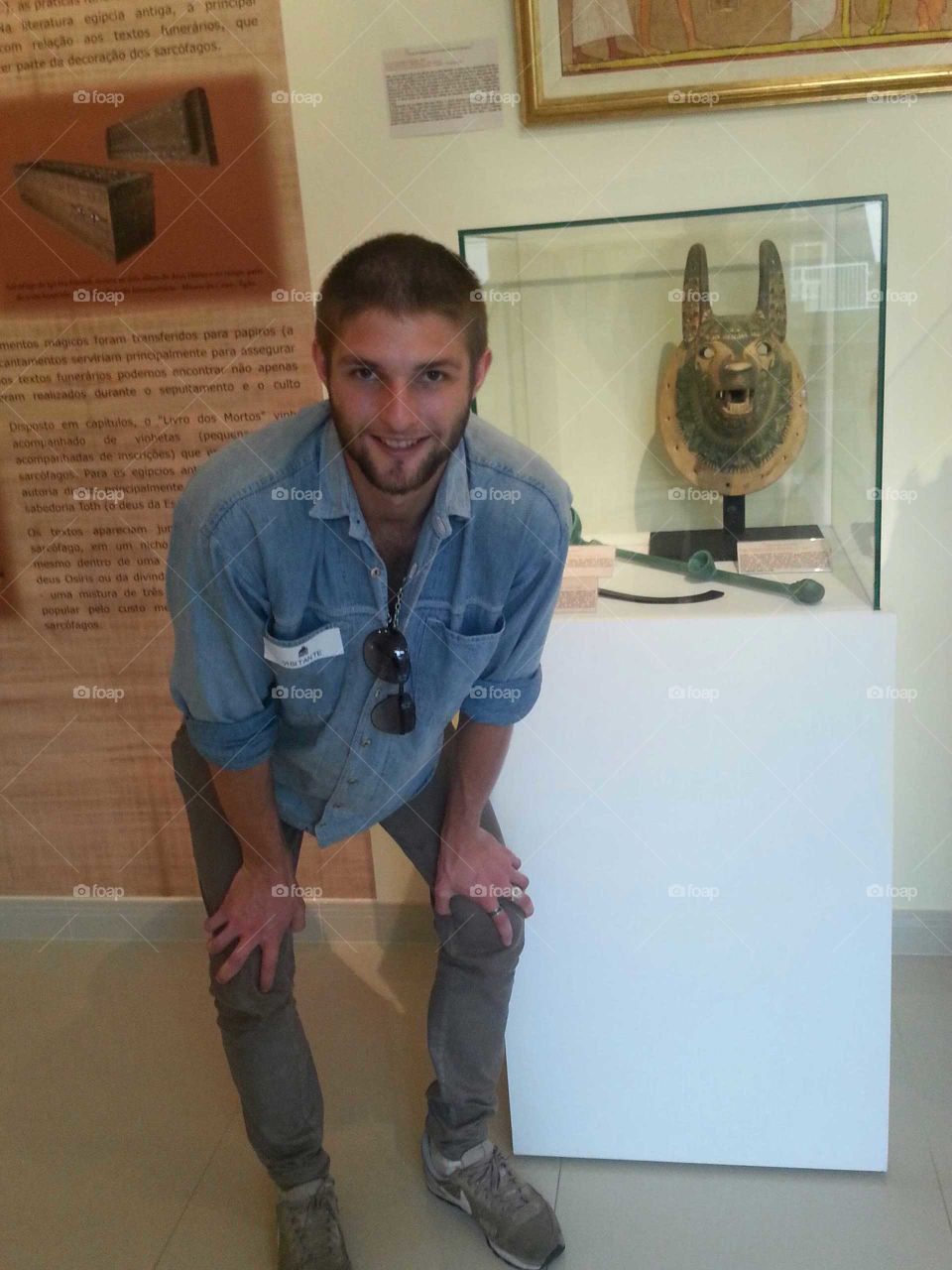 Amigo André visitando o museu egípcio. ..