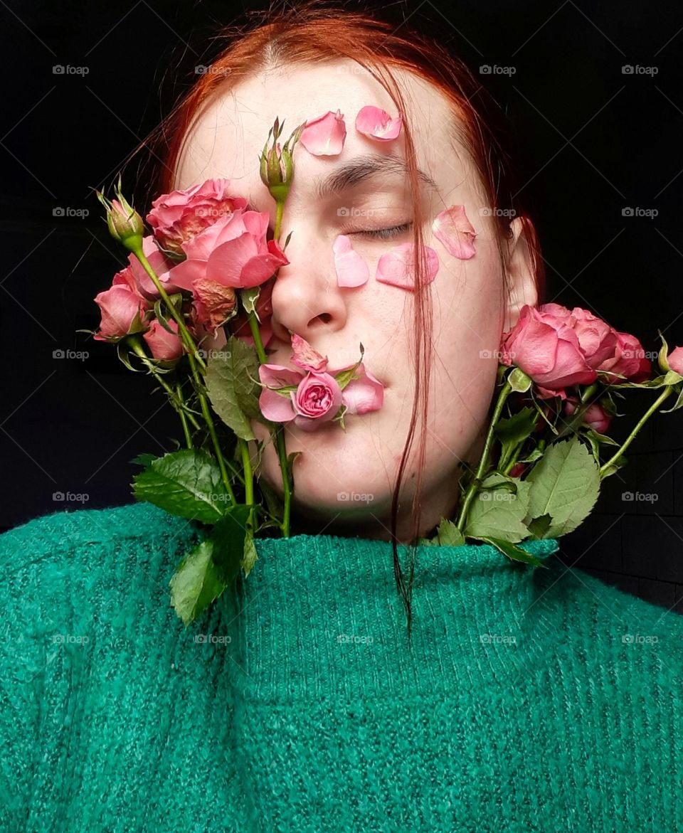 Portrait girl with roses