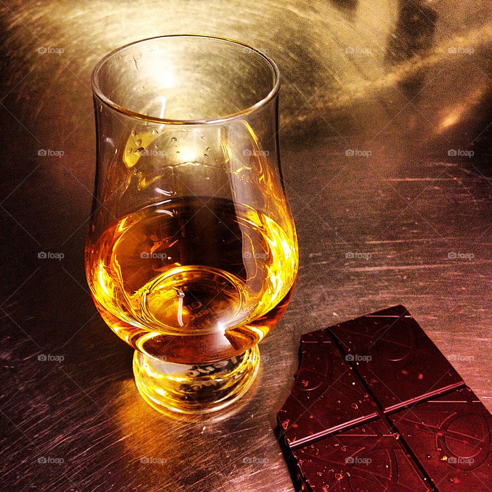 glass choklad tasty whisky by petern