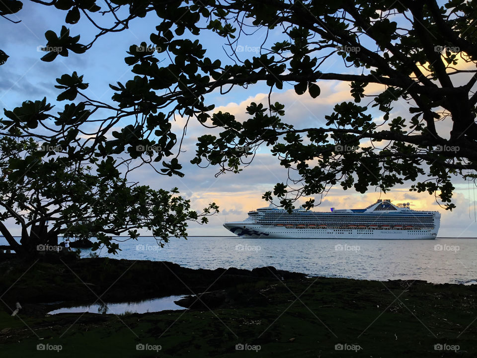 Cruise ship cruising into Hilo Bay