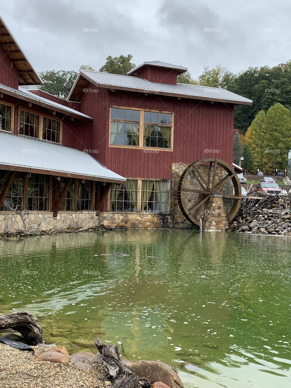 Cool restaurant in pigeon forge 