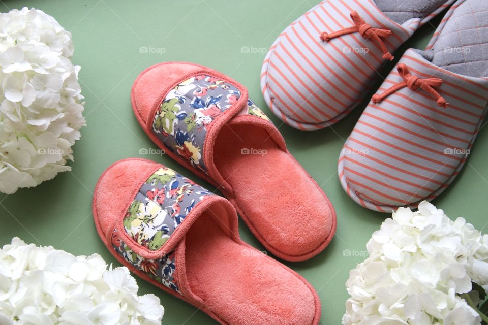 Isotoner slippers 