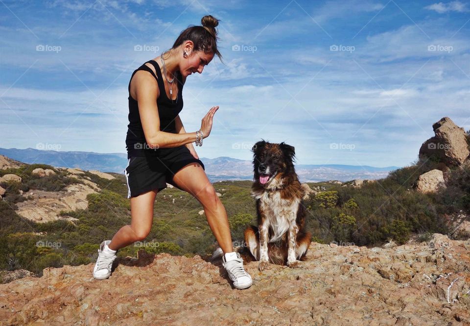 Self-timed photo of me and Simon after hiking 4000 feet above elevation. So proud of ourselves 🙌🏼