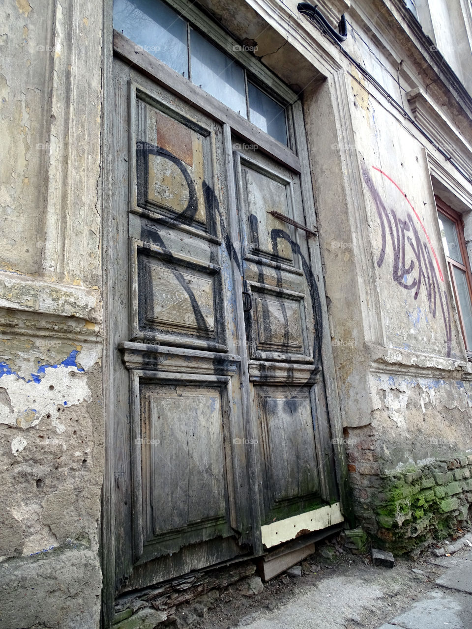 Old wooden doors at Vilnius oldtown
