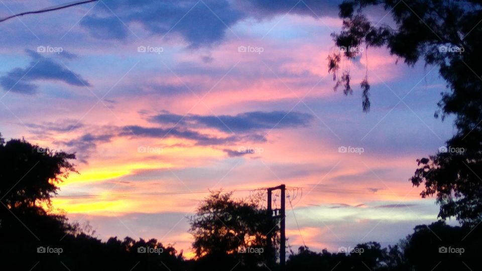 Nature at its best... Splashing out colorful hues in the Horizon...