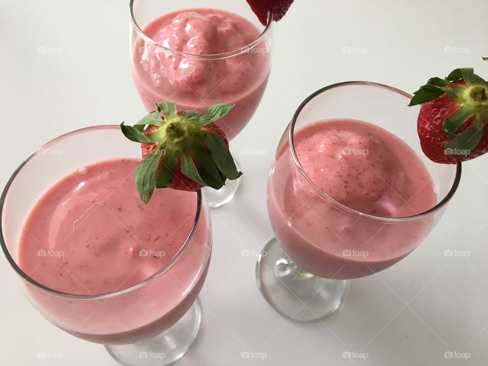 Strawberry Smoothies 