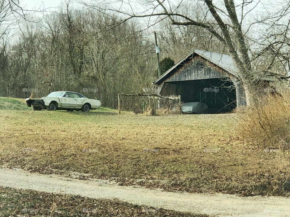 Barn and old car