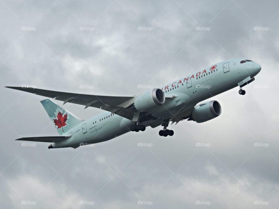 Air Canada 787 departing from Brussel 