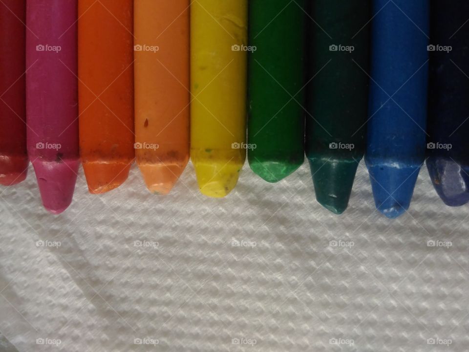 crayons in rainbow shades
