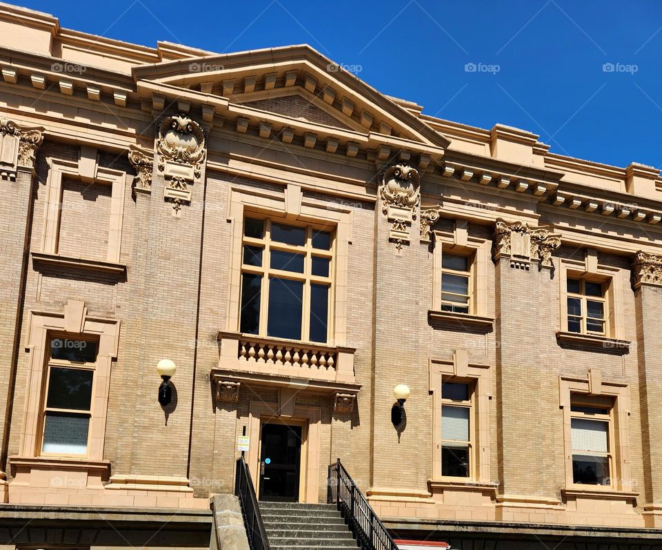 This Courthouse in Astoria is a large impressive intricately carved example of Oregon architecture