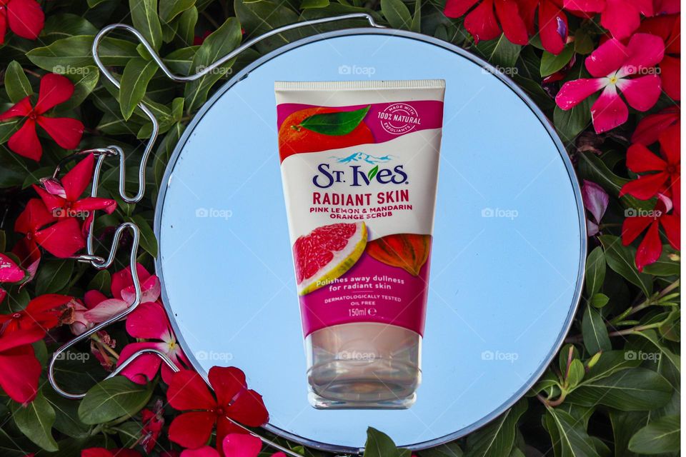 St.ives- radiant skin,  pink lemon and mandarine orange scrub