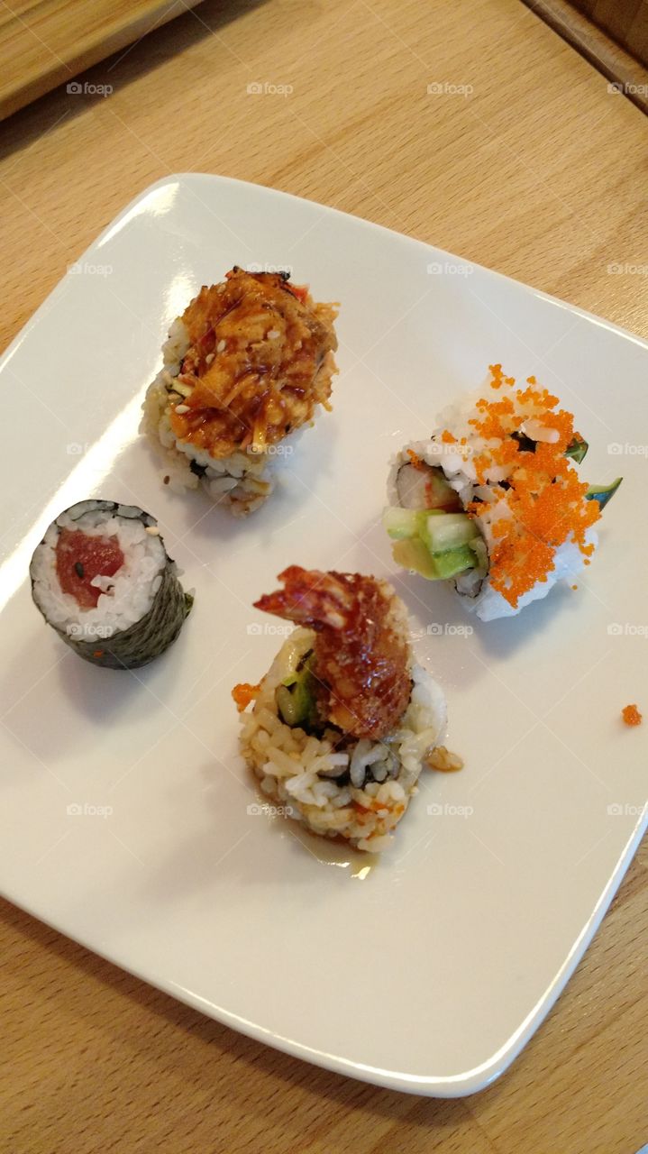 4 sushi